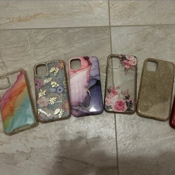 6 IPHONE 11 CASES - Picture 1 of 3